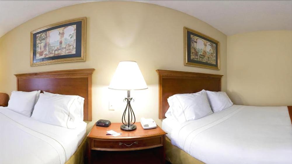 Holiday Inn Express Hotel & Suites Brooksville West, An Ihg Hotel Exterior photo