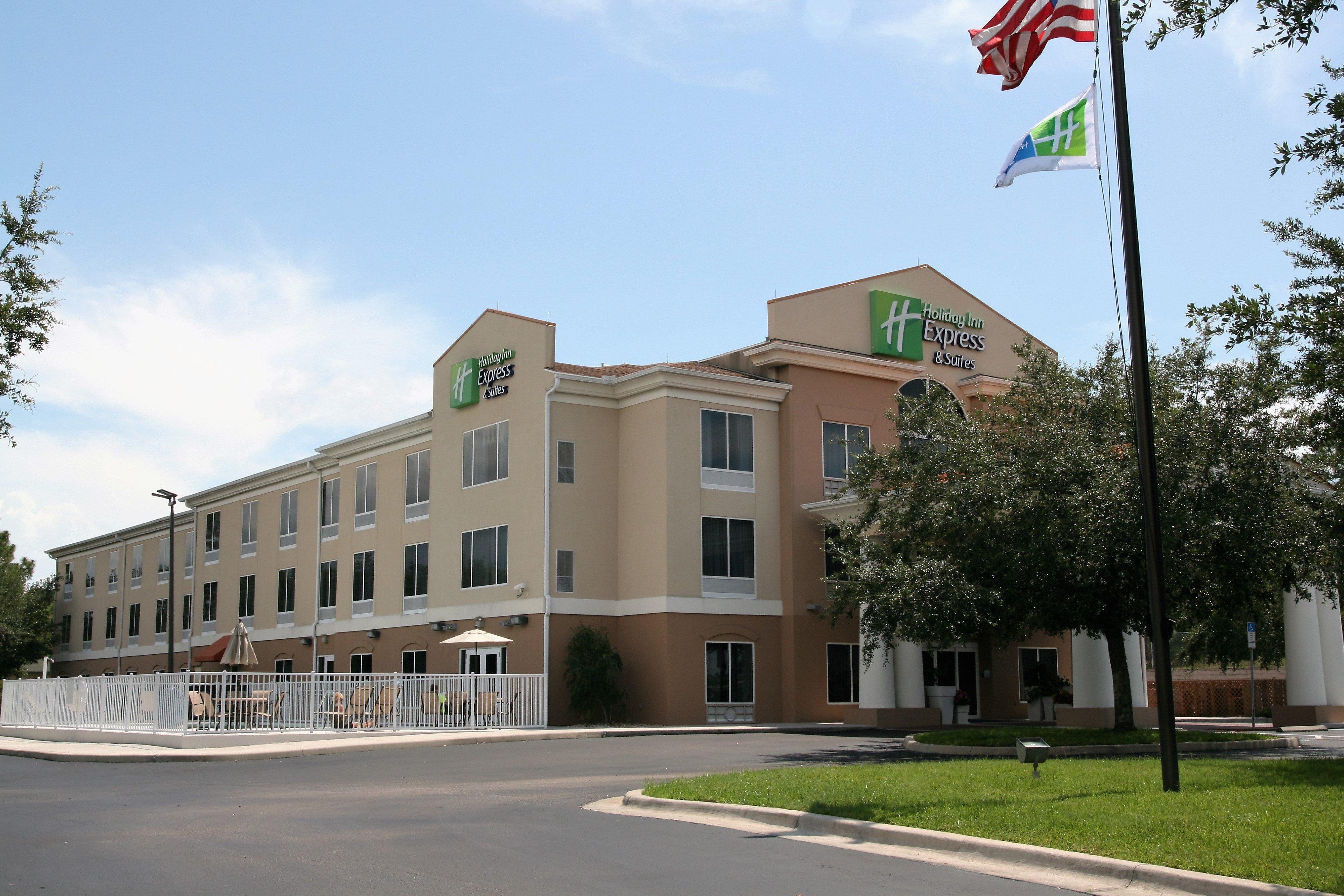 Holiday Inn Express Hotel & Suites Brooksville West, An Ihg Hotel Exterior photo