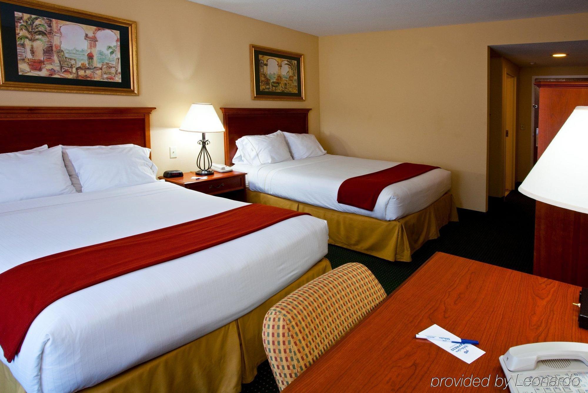 Holiday Inn Express Hotel & Suites Brooksville West, An Ihg Hotel Room photo