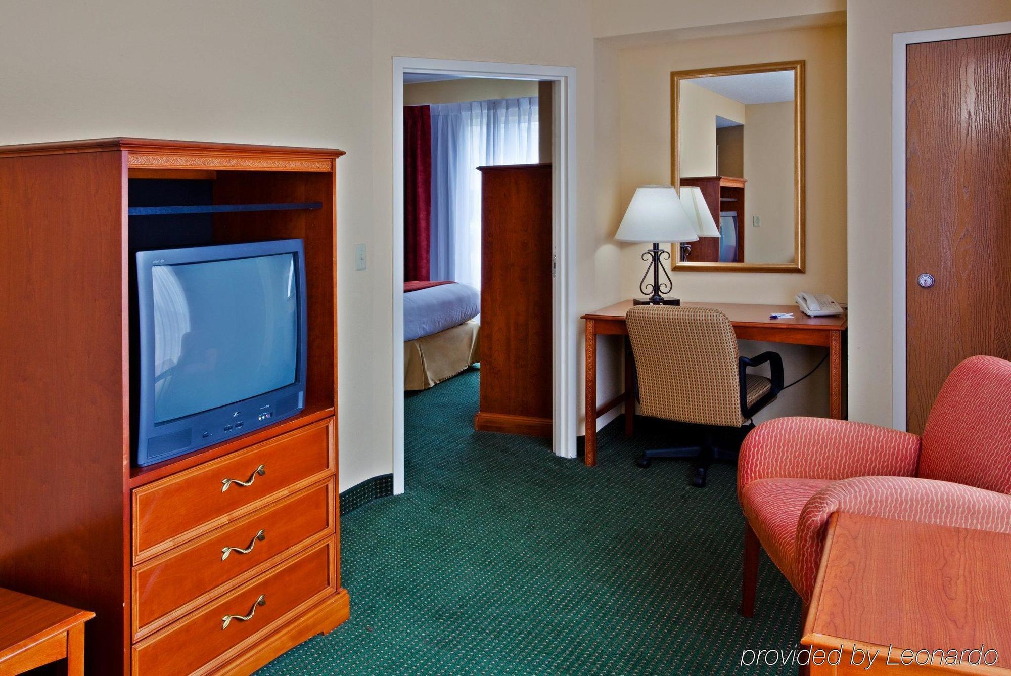 Holiday Inn Express Hotel & Suites Brooksville West, An Ihg Hotel Room photo