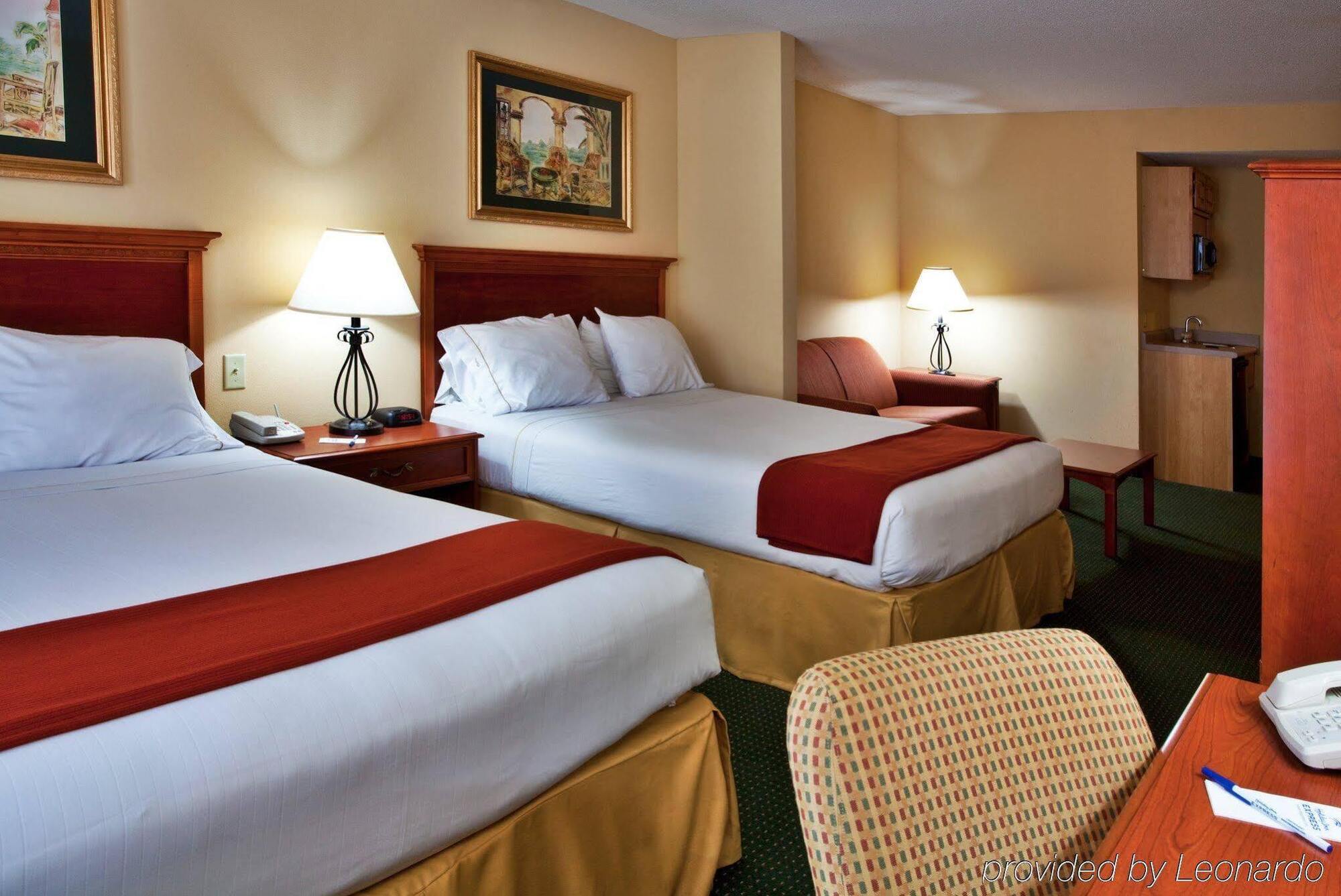 Holiday Inn Express Hotel & Suites Brooksville West, An Ihg Hotel Exterior photo